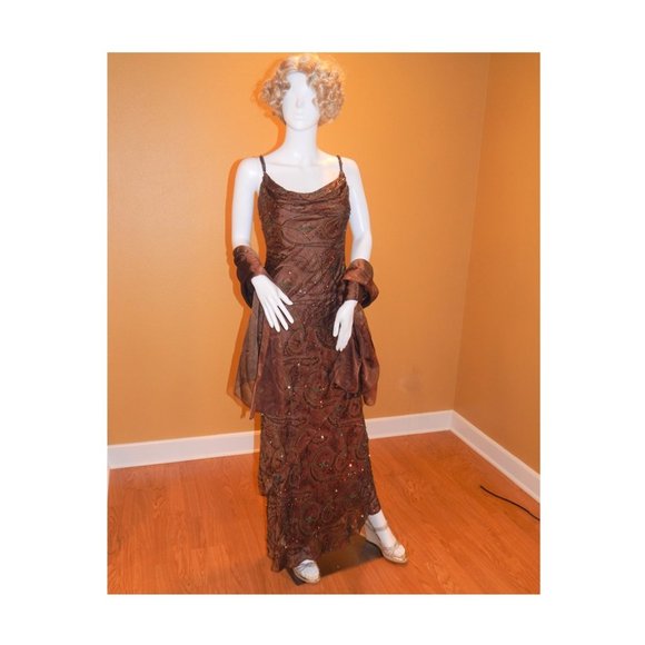 Victoria Royal (The Millennium) size 4 BRONZE/GOLD SEQUINED - Picture 1 of 16